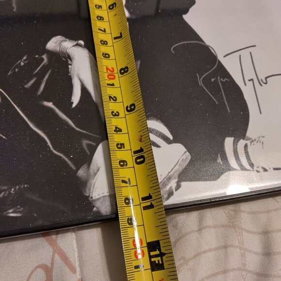 OH MY POSH QUEEN POSTER) REPRINT SINGED BY ALL FOUR OG MEMBERS FRAMEDfinal price - Picture 3 of 4